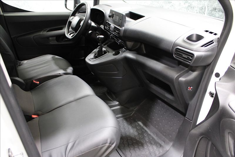 Citroën Berlingo 1,2 PureTech 1.majitel CZ - fotka 10 z 23