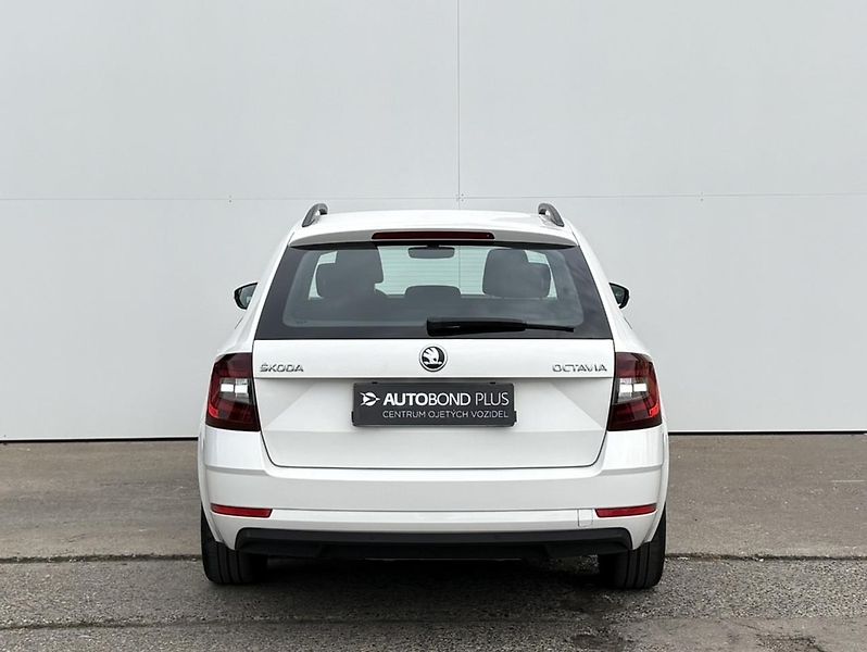 Škoda Octavia 1.6 TDI / 85 kW Style - fotka 9 z 21