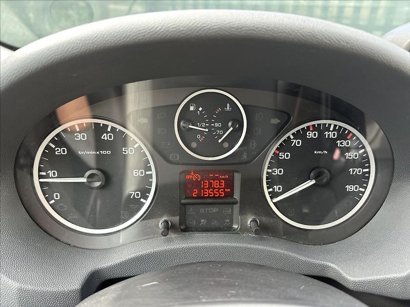 Fiat Scudo 2,0 JTD 8.MÍST - fotka 16 z 28