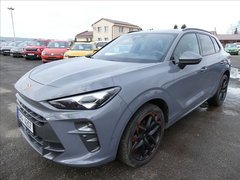 Cupra Terramar 2,0 VZ 2.0 TSi 195kW DSG 4WD - fotka 3 z 45