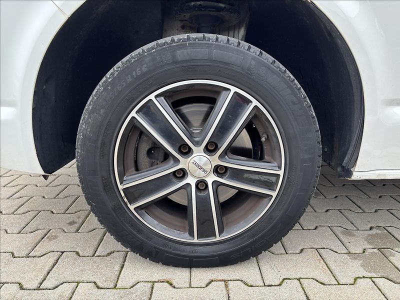 Volkswagen Transporter 2,0 TDi 110 kW - fotka 9 z 26
