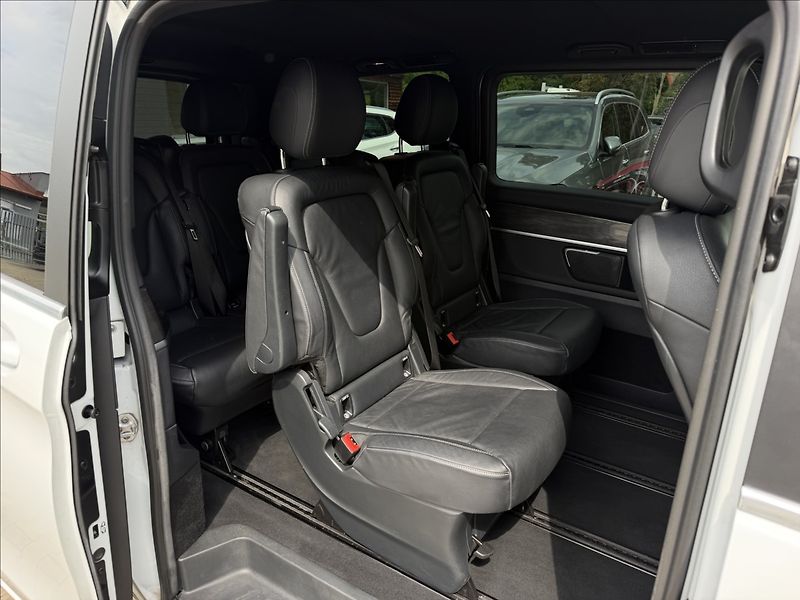 Mercedes-Benz Třídy V 300d L 4MATIC - fotka 23 z 28