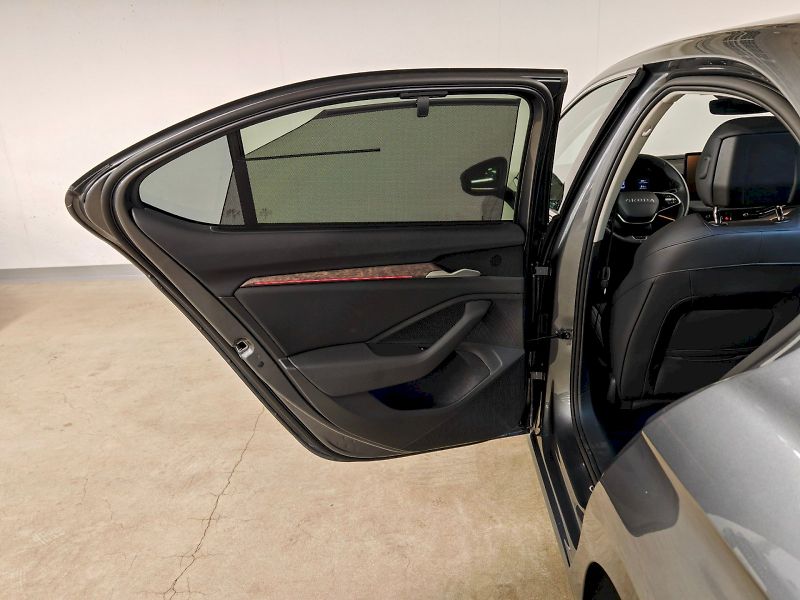Škoda Superb (2025) iV 1.5 TSI 150 kW DSG L&K - fotka 26 z 33