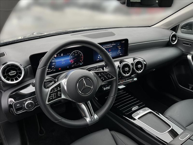 Mercedes-Benz Třídy A 180 Progressive Line - fotka 9 z 21