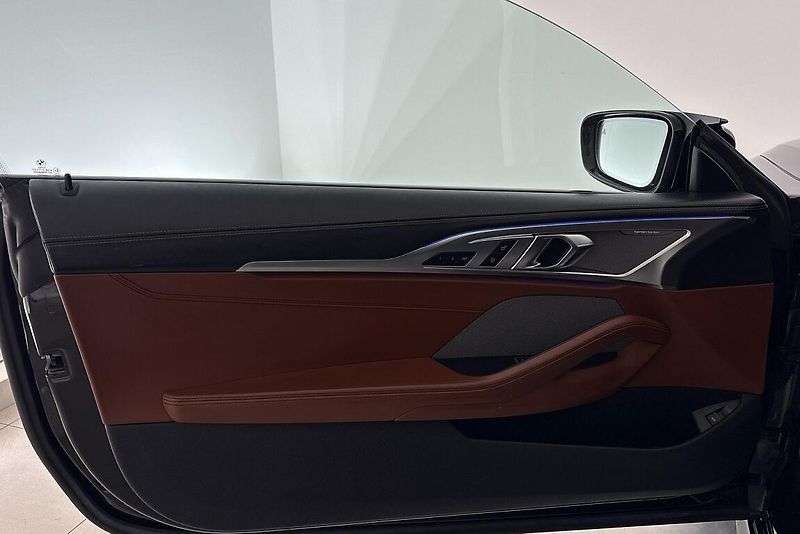 BMW Řada 8 840d xDrive - fotka 15 z 25