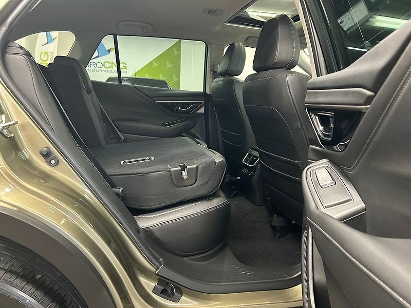 Subaru Outback (2022) 2.5 TOURING 2022 | Záruka - fotka 25 z 53