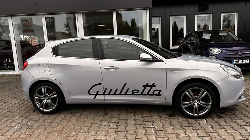 Alfa Romeo Giulietta 1.4 TB 120k Distinctive - fotka 7 z 15