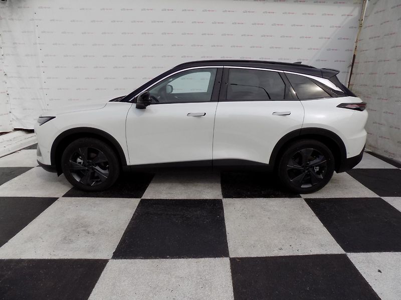 BAIC X5 (2025) 1.5T/AT/Pixel-Led/PANO/DPH/ - fotka 2 z 38