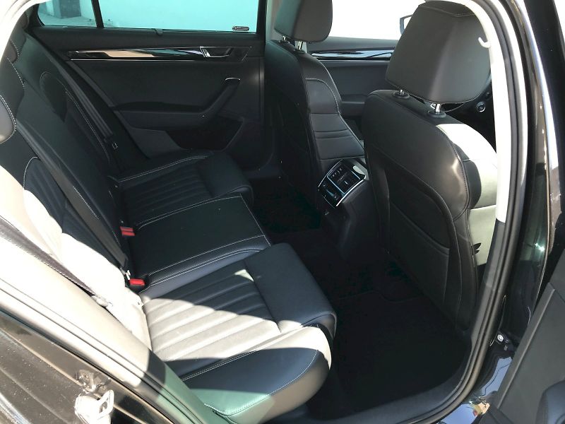 Škoda Superb (2022) COM IV L K TS 1.4 A6F - fotka 12 z 29