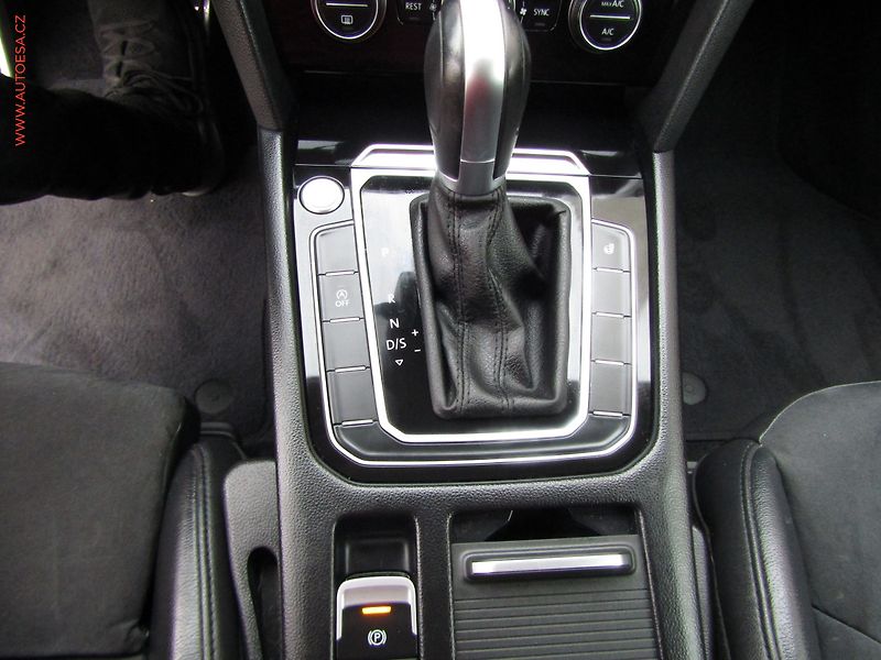 Volkswagen Arteon (2017) 2.0 TDi, Elegance, DSG - fotka 18 z 22