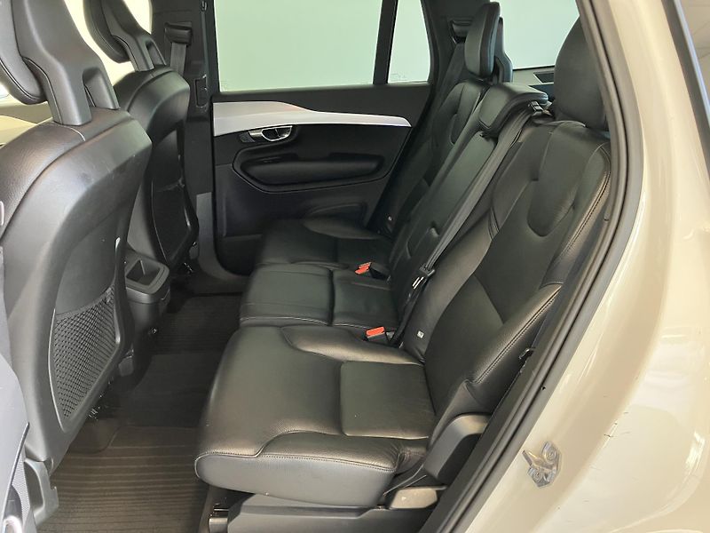 Volvo XC90 D5 AWD Momentum AT8, ČR - fotka 13 z 50