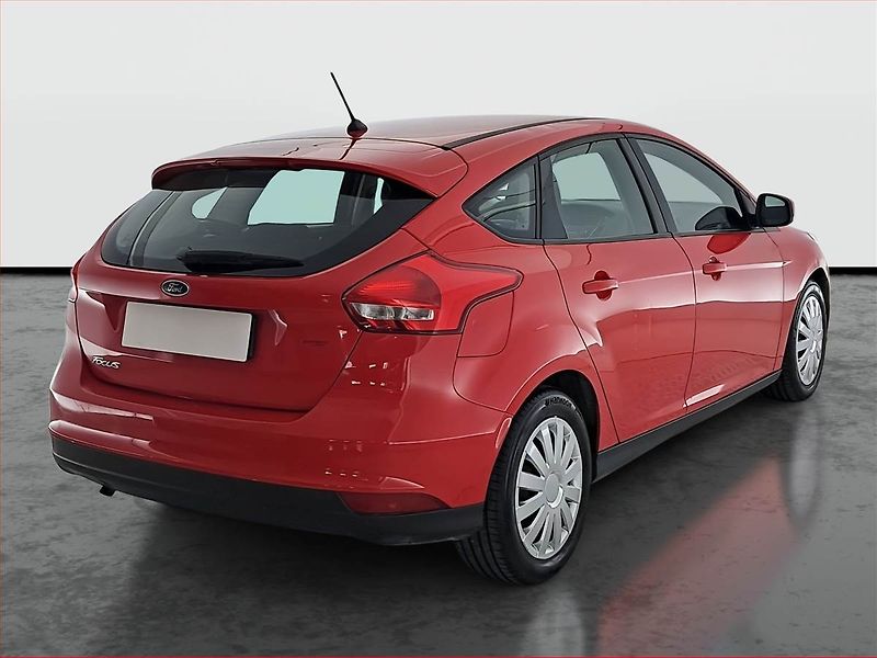 Ford Focus (2018) 1.6 i - fotka 5 z 16