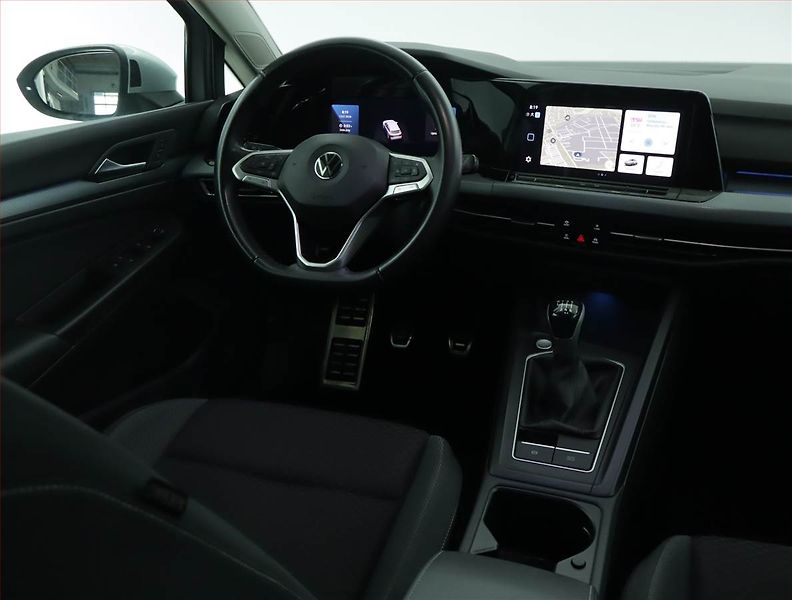 Volkswagen Golf (2023) Life 1.5 TSI, Navi, Tempomat - fotka 7 z 15