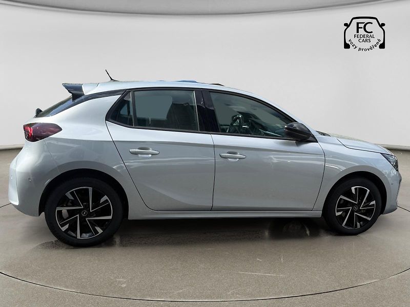 Opel Corsa (2025) 1,2 GS Benzin 100K AT8 - fotka 3 z 14