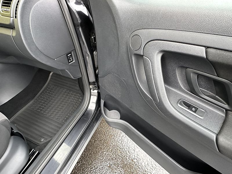 Škoda Roomster (2013) SCOUT 1.2TSI/63kW AC * 2.Maj.  - fotka 18 z 33