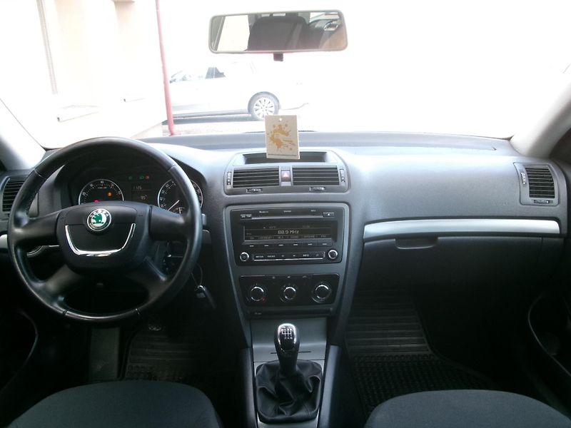 Škoda Octavia (2012) 1,2 TSI KLIMA  - fotka 14 z 25