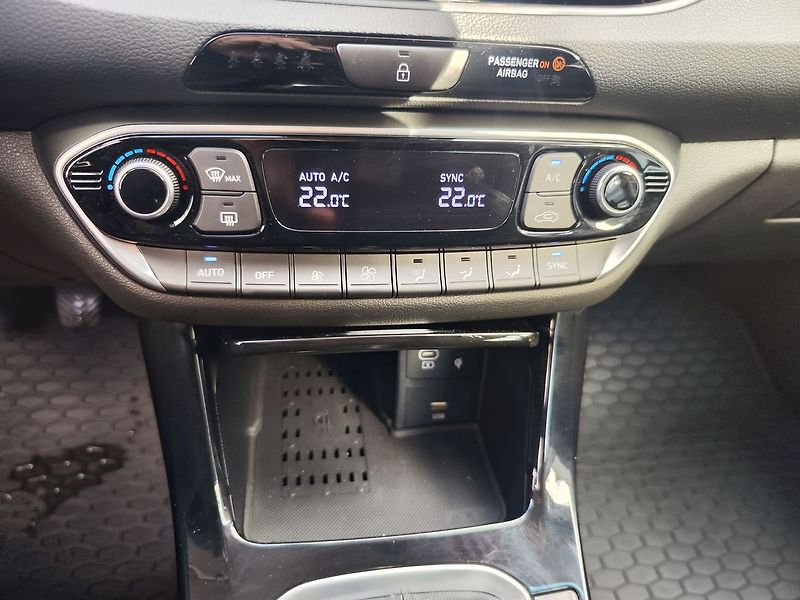 Hyundai i30 1.5 T-GDI/103kW Style Safety - fotka 22 z 34