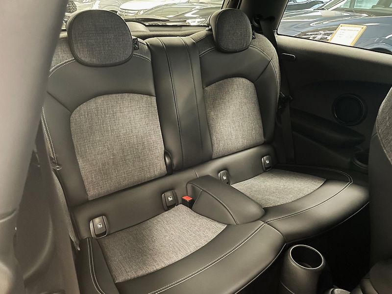 Mini Cooper SE, 135 kW, CHILLI RED, ČR - fotka 12 z 29