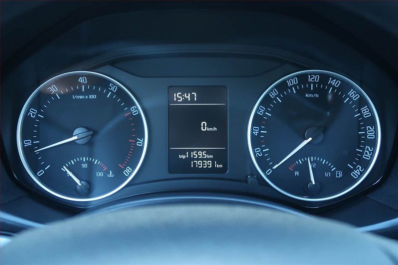 Škoda Octavia (2012) Ambition 1.2 TSI, Serv.kniha - fotka 11 z 18