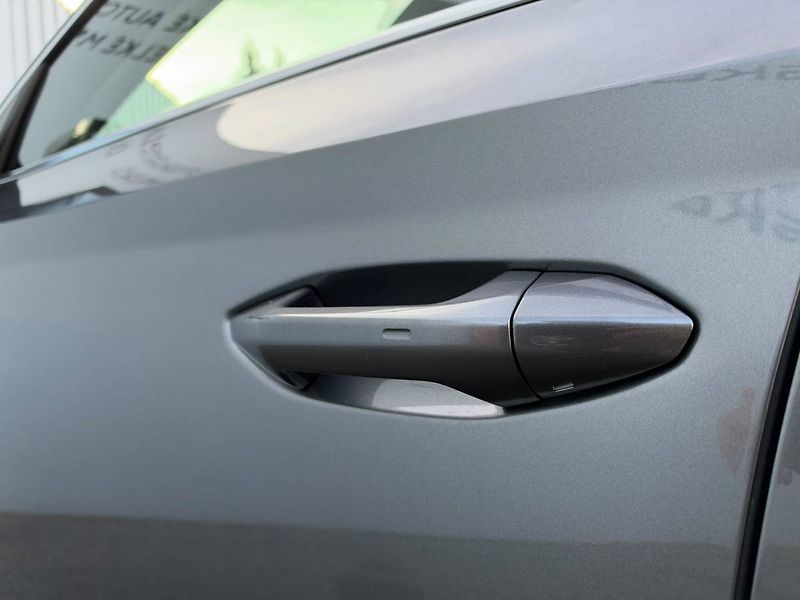 Škoda Octavia combi Exclusive Selection 1,5 - fotka 36 z 37