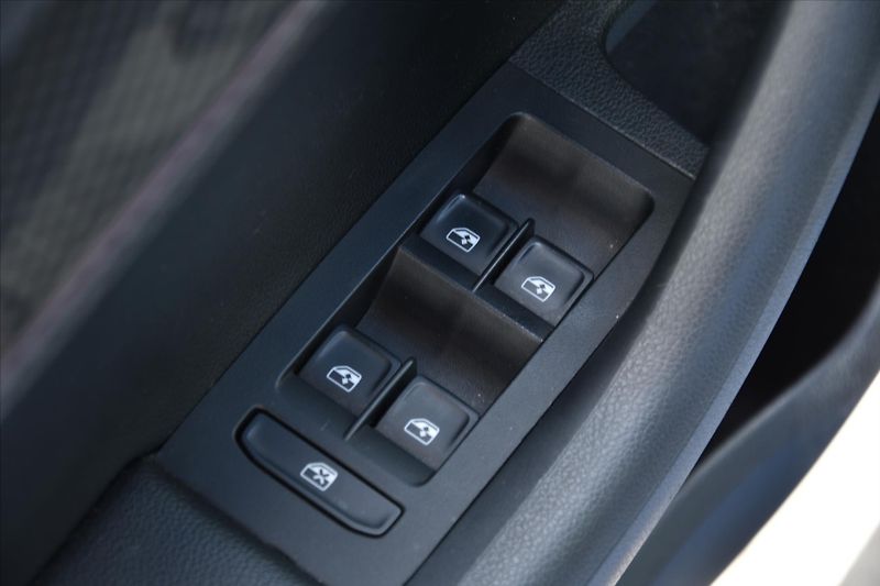 Škoda Octavia RS 2.0TSI 180kW NAVI ACC - fotka 27 z 27