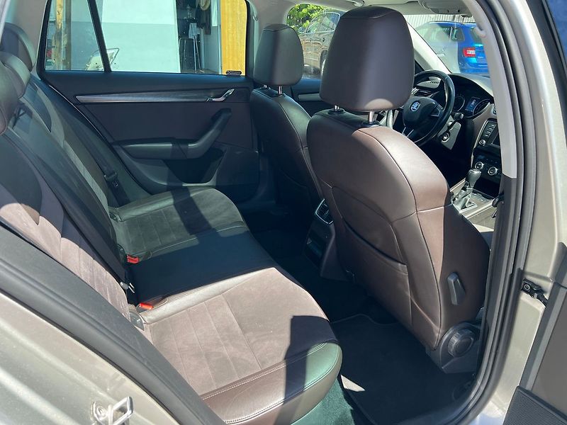 Škoda Octavia 2.0 TDi - fotka 11 z 16
