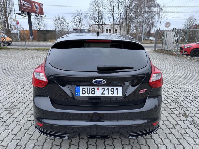 Ford Focus 2.0 ST 184 kW ČR odp. DPH - fotka 4 z 18