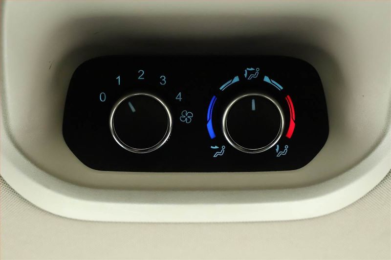 Ford Tourneo Custom (2022) Titanium 2.0 EcoBlue, ČR, DPH - fotka 17 z 20