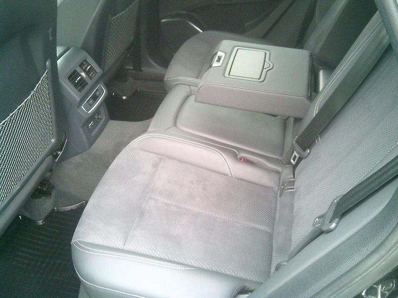 Audi Q5 (2023) 2.0 TDi  S LINE 40  150kW - fotka 8 z 16