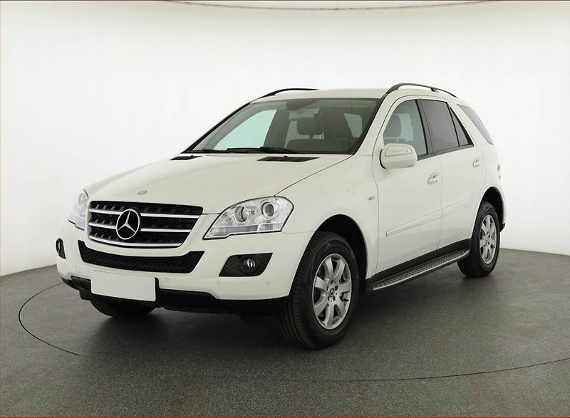 Mercedes-Benz Třídy M (2010) ML 300 CDI, 4X4, Automat - fotka 2 z 14