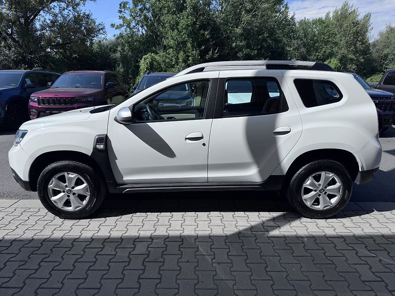 Dacia Duster 2,0 16V 4x4 - fotka 2 z 38