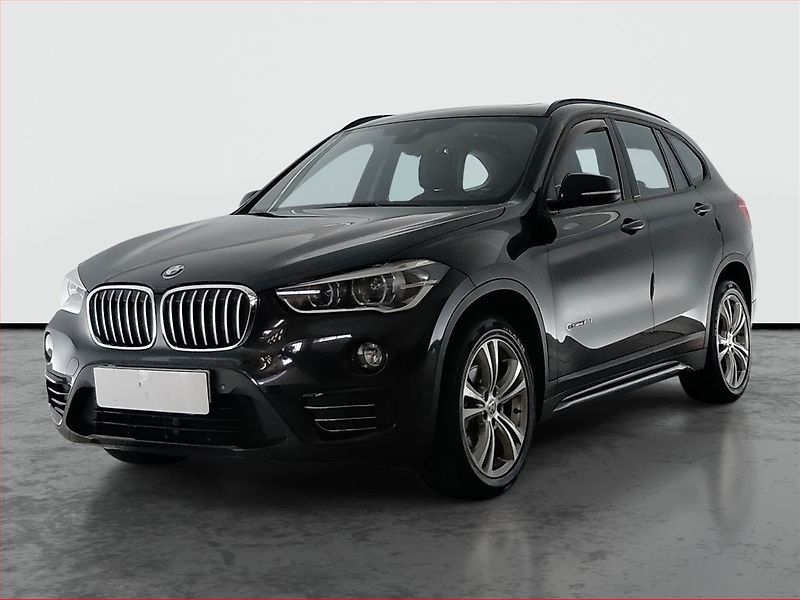 BMW X1 (2016) sDrive18d, Tempomat - fotka 2 z 18