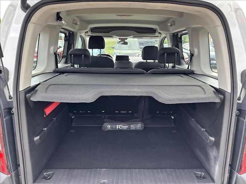 Peugeot Rifter 1,5 Bluehdi 75kW Allure - fotka 12 z 39