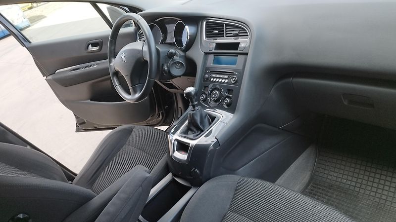 Peugeot 5008 1.6HDI,volat-608 081 843 - fotka 14 z 15