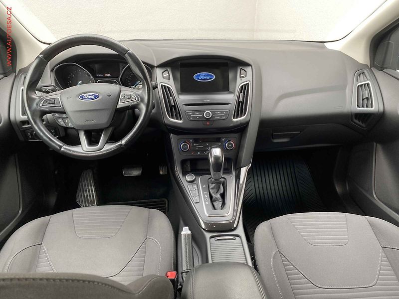 Ford Focus (2017) 1.5 TDCI, AT, navi, xenon - fotka 8 z 18