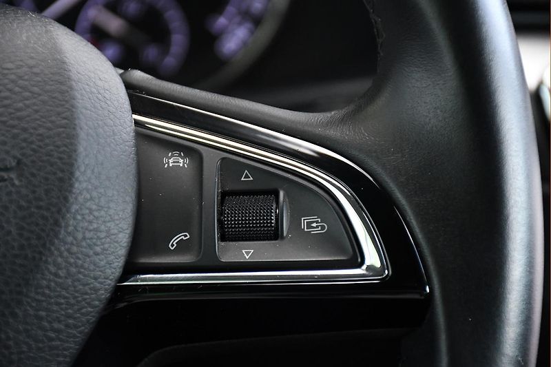 Škoda Superb 1.6TDi 88kW STYLE - fotka 24 z 40