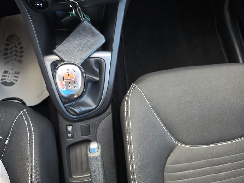 Renault Clio 1,2 i Limited KLIMA Tempomat - fotka 20 z 42