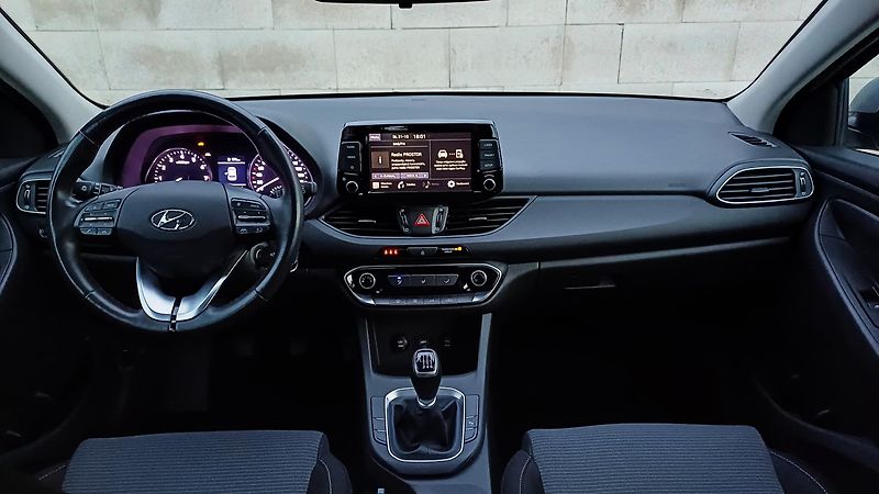 Hyundai i30 1.5 81kW DPI FAMILY COMFORT - fotka 16 z 36