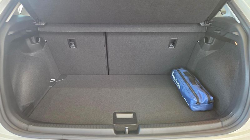 Volkswagen Polo People 1,0 TSI 70 kW 5G - fotka 15 z 27