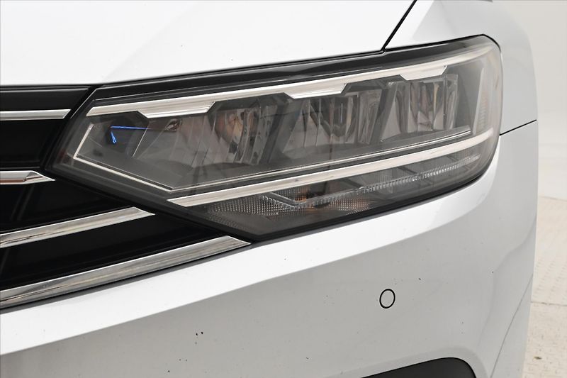 Volkswagen Passat 2,0 TDI 110 kW DSG Business Zá - fotka 30 z 32