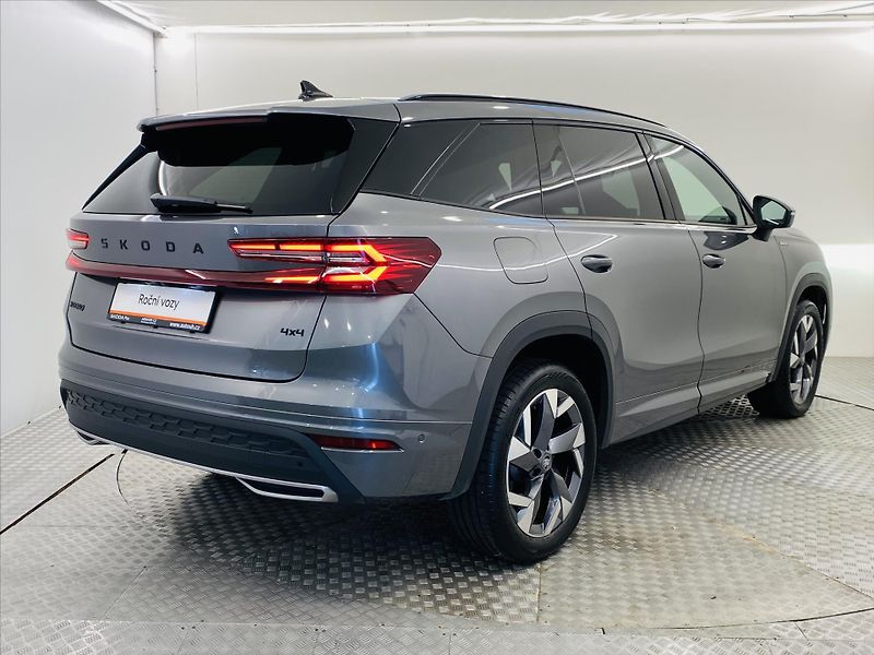 Škoda Kodiaq 2,0 TDI 142kW DSG 4x4 SportLin - fotka 2 z 30