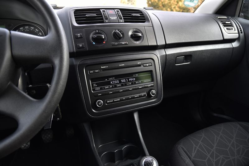 Škoda Fabia 1.6 TDi CR FAMILY, KLIMA, TEMP - fotka 17 z 50
