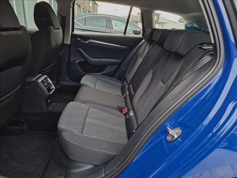 Škoda Octavia 2.0 TDI Style Combi,ČR,1.Maj. - fotka 17 z 50