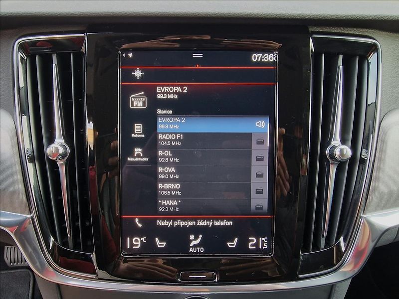 Volvo V90 B4 AWD Momentum Pro Auto,1Maj - fotka 31 z 50