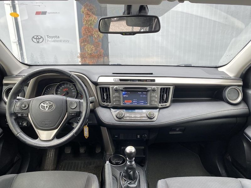 Toyota RAV4 2.0i, LPG, navi, 4x4, tažné - fotka 10 z 17