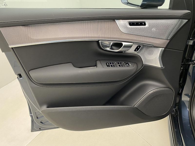 Volvo XC90 (2026) B5 AWD AUT BRIGHT ULTRA 7míst - fotka 7 z 74