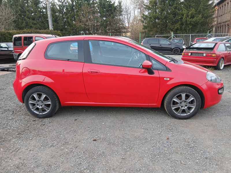 Fiat Punto 1.2i, ALU, klima - fotka 6 z 29