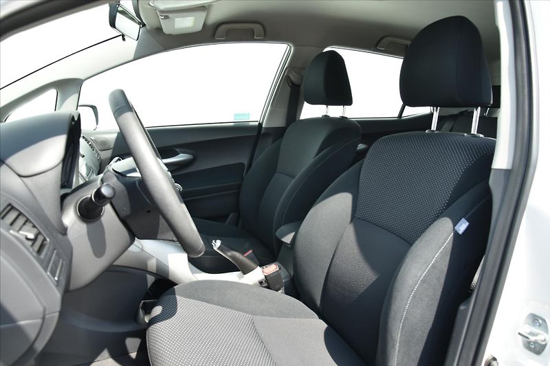 Toyota Auris 1.6 VVT-i 97kW ČR - fotka 9 z 19