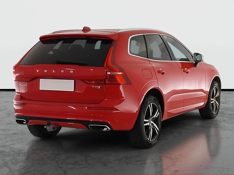 Volvo XC60 (2018) R-Design T5 AWD - fotka 5 z 30