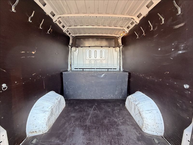 Citroën Jumper 2,2 HDI 121kW 6MÍST DPH - fotka 20 z 29